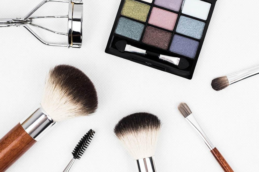 Wanita Harus Tahu Urutan Make Up yang Benar Dalam 10 Step Berikut